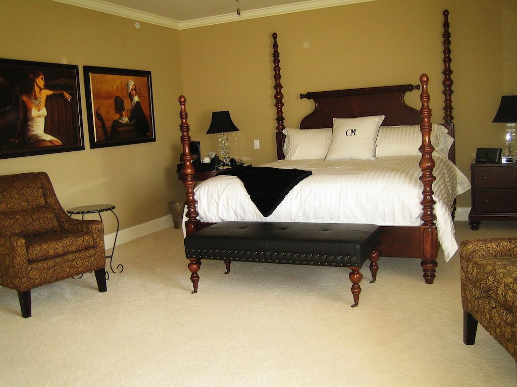Crown Mansion Boutique Hotel & Villas Qualicum Beach Ngoại thất bức ảnh