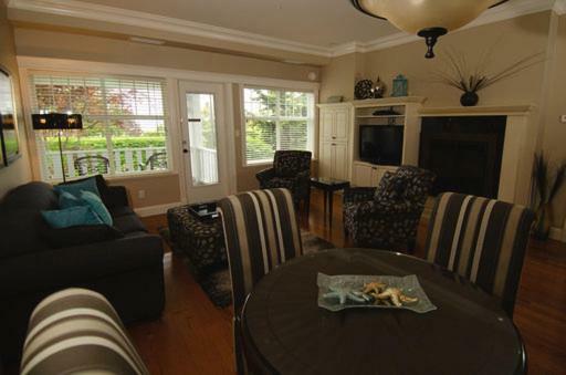 Crown Mansion Boutique Hotel & Villas Qualicum Beach Ngoại thất bức ảnh
