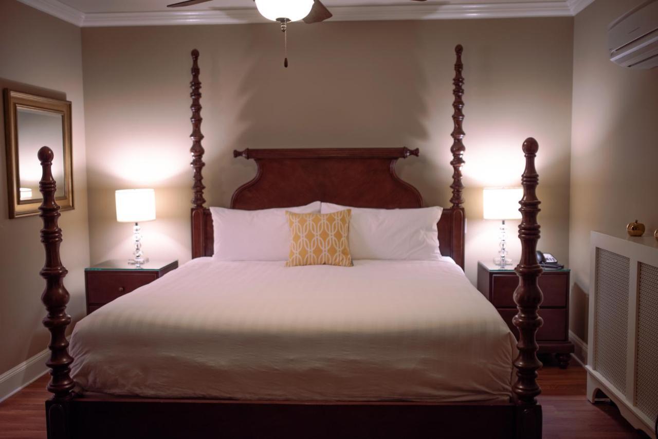 Crown Mansion Boutique Hotel & Villas Qualicum Beach Ngoại thất bức ảnh